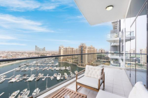 Palm Home next to Nakheel Mall with Private Beach